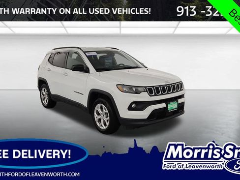 Used 2024 Jeep Compass Latitude AWD/4WD image 1