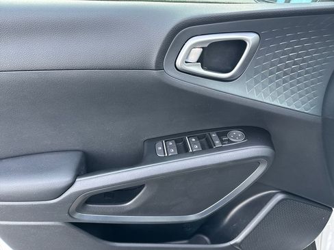 Used 2020 Kia Soul EX image 12