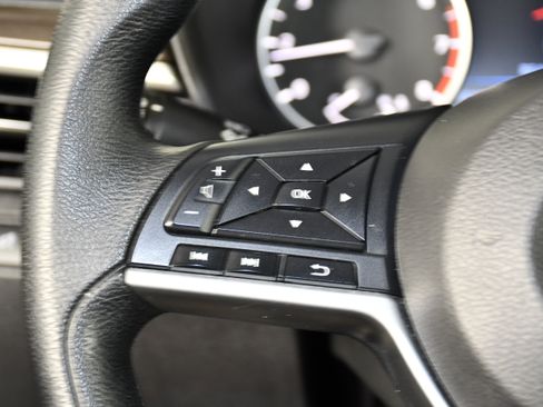 Used 2024 Nissan Altima 2.5 SV FWD image 21
