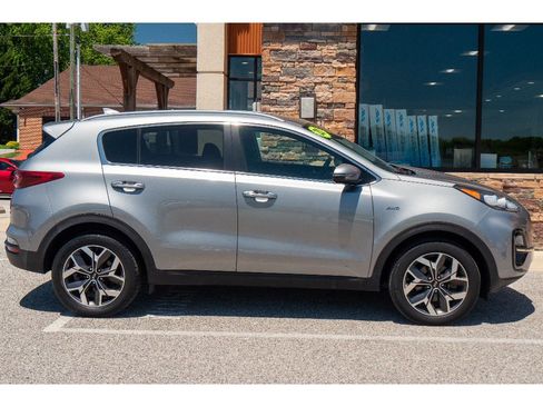 Used 2020 Kia Sportage EX AWD/4WD image 2