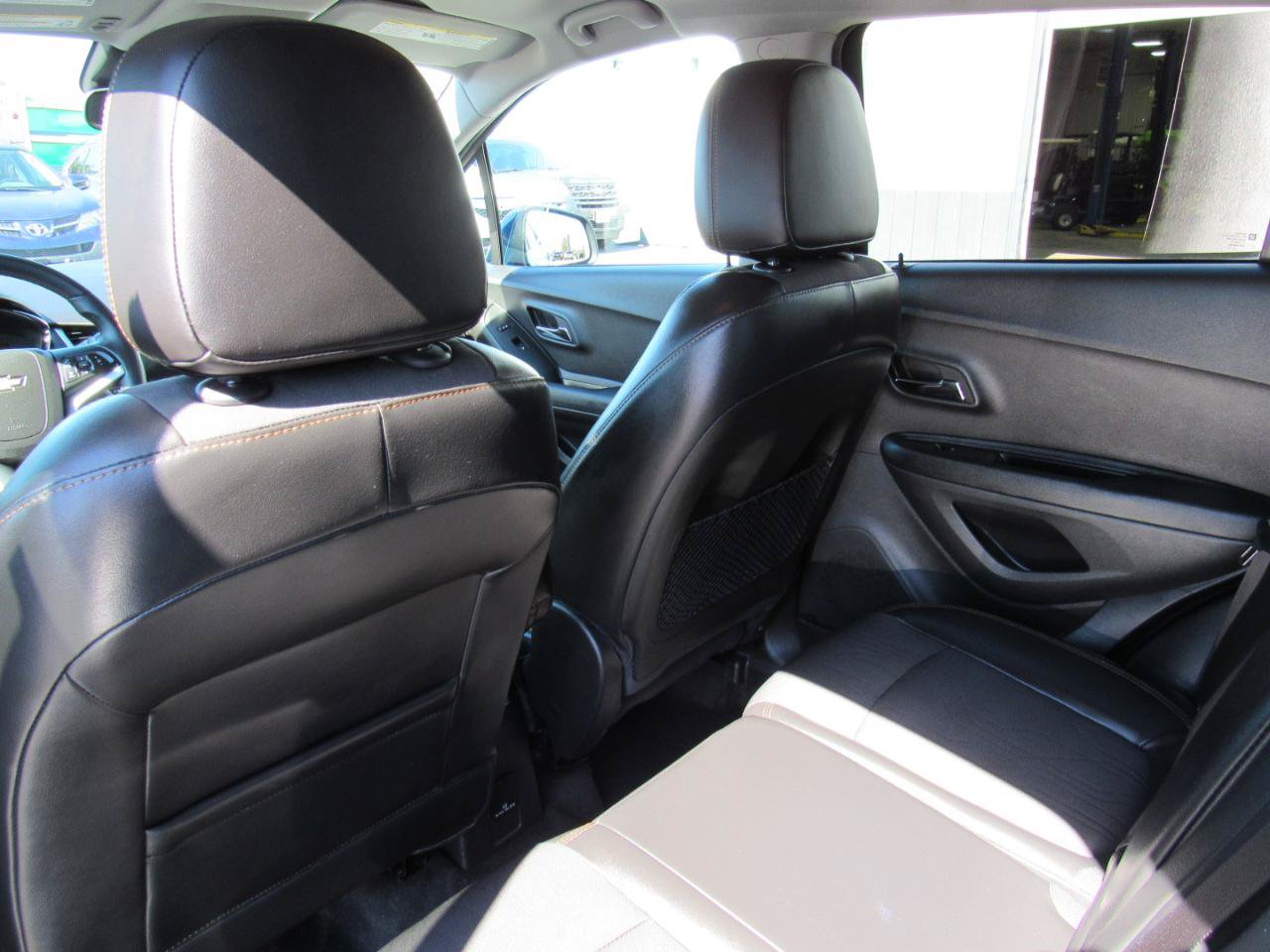 Used 2019 Chevrolet Trax LT w/ LT Convenience Package FWD image 32