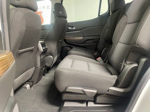 Used 2022 GMC Acadia SLE image 21