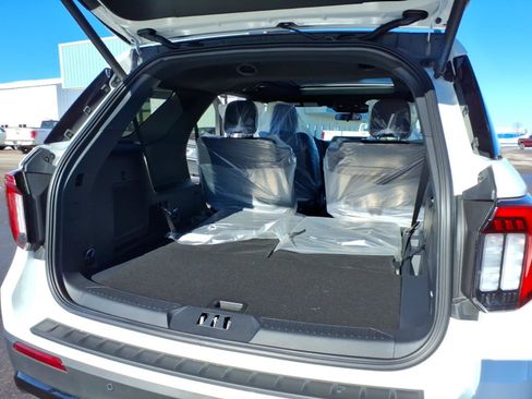 New 2026 Ford Explorer ST-Line image 7