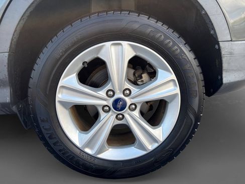 Used 2016 Ford Escape SE w/ Equipment Group 201A FWD image 9