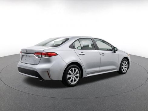 Used 2025 Toyota Corolla LE FWD image 9