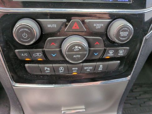 Used 2020 Jeep Grand Cherokee Limited image 30