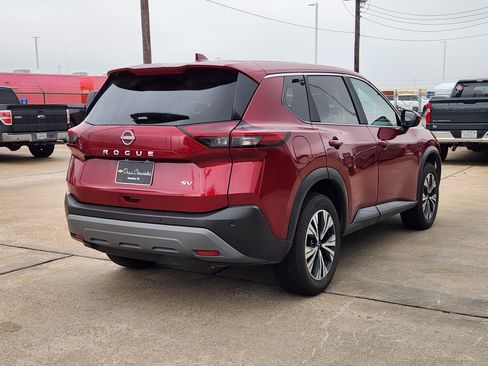 Used 2023 Nissan Rogue SV image 5