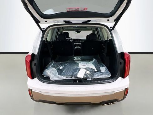 New 2025 Kia Telluride S image 29