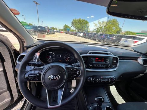 Used 2017 Kia Sorento L FWD image 34