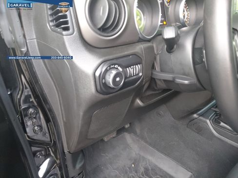 Used 2019 Jeep Wrangler Unlimited Sport S AWD/4WD image 19