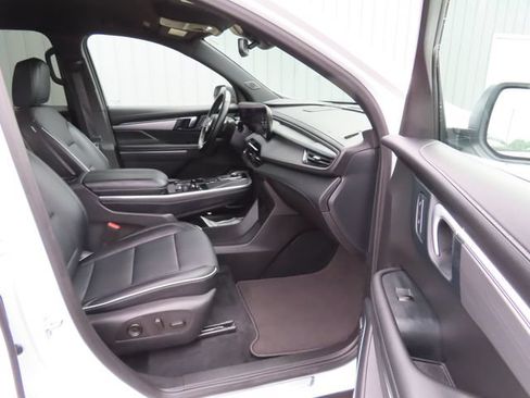 Used 2026 Buick Enclave Preferred AWD/4WD image 23