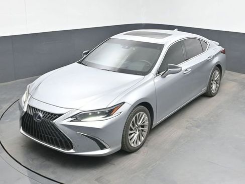 Used 2022 Lexus ES 300h Ultra Luxury w/ Accessory Package 2 FWD image 15