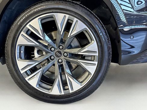 Used 2025 Audi Q8 Premium w/ Black Optic Package AWD/4WD image 30