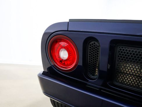 Used 2005 Ford GT RWD image 65