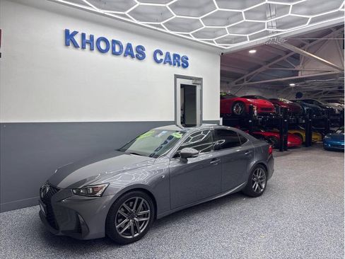 Used 2017 Lexus IS 200t F Sport w/ F Sport Package RWD image 2