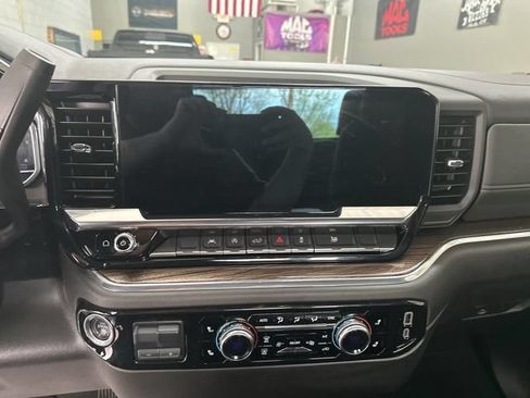 Used 2025 GMC Sierra 1500 Elevation AWD/4WD image 12
