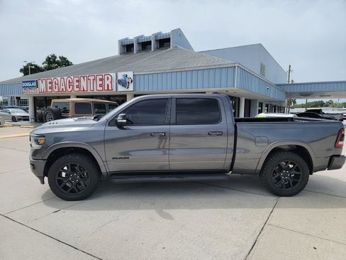 Used 2022 RAM 1500 Laramie AWD/4WD image 2