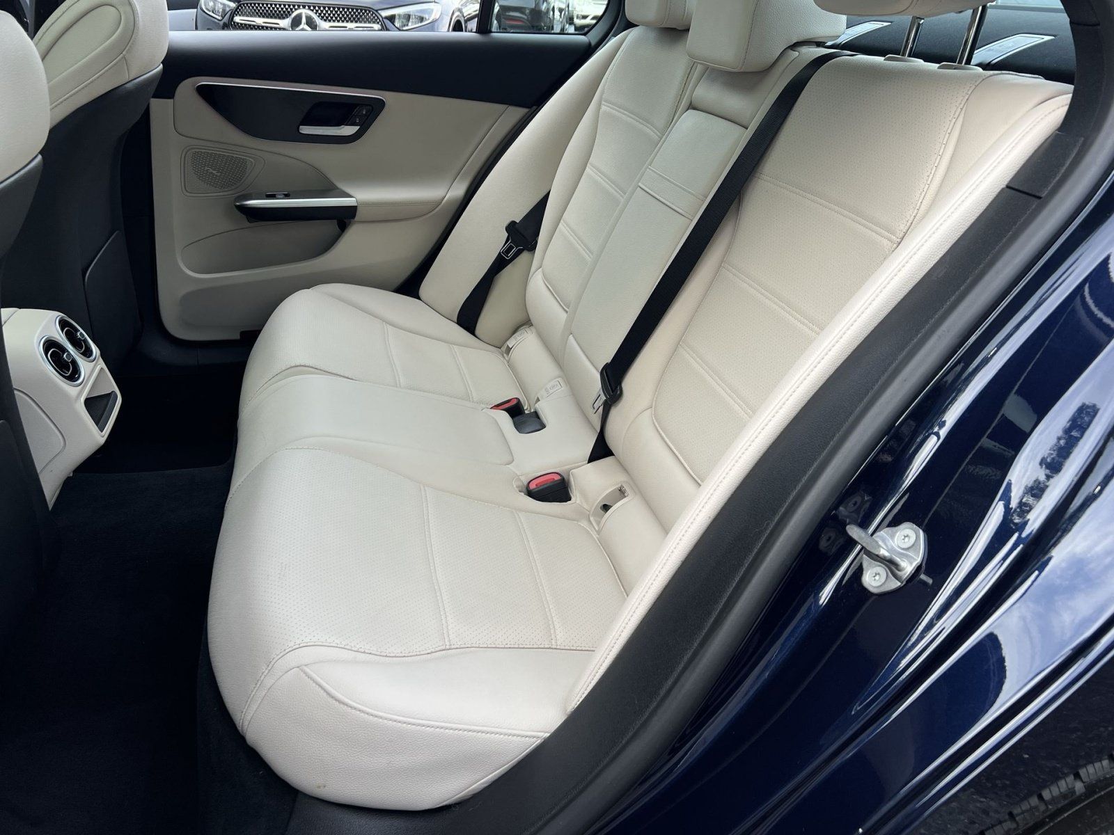 Used 2023 Mercedes-Benz C 300 4MATIC Sedan image 30