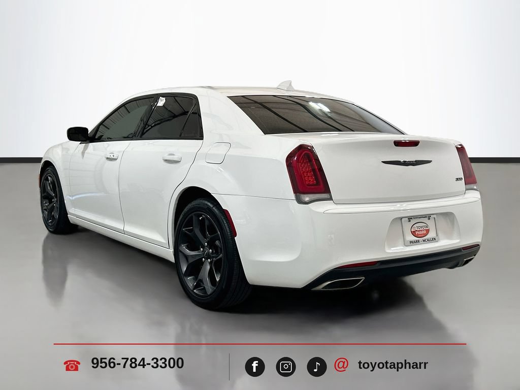 Used 2023 Chrysler 300 Touring w/ Sport Appearance Package RWD image 7