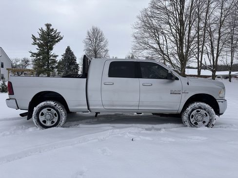 Used 2015 RAM 3500 SLT w/ Cold Weather Group image 2