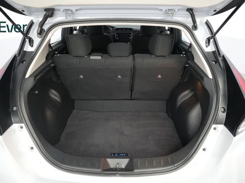 Used 2025 Nissan Leaf S FWD image 8