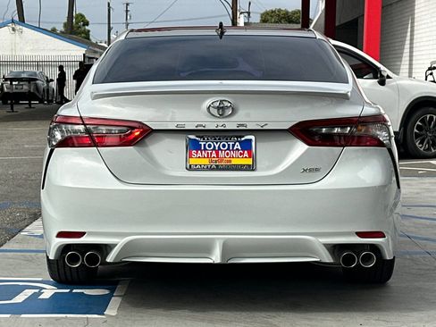 Used 2022 Toyota Camry XSE FWD image 5