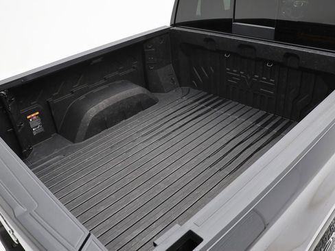 Used 2023 GMC Sierra 1500 AT4 w/ AT4 Premium Package image 12