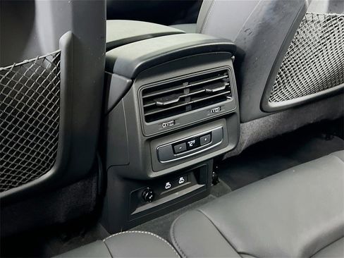 Used 2025 Audi Q7 3.0T Premium Plus image 26