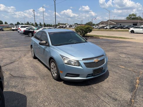 Used 2012 Chevrolet Cruze LS w/ Connectivity Package FWD image 6