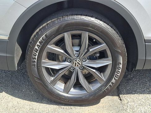 Certified 2024 Volkswagen Tiguan SE AWD/4WD image 7