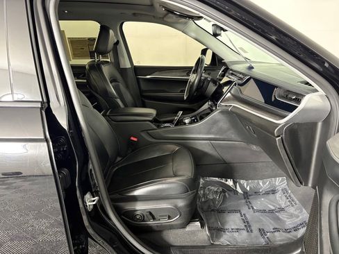 Used 2022 Jeep Grand Cherokee L Limited image 40