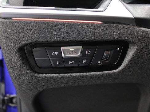 Used 2023 BMW 330i Sedan w/ M Sport Package image 9