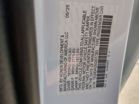 New 2025 Acura Integra Base image 32