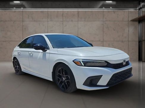 Used 2022 Honda Civic Sport image 3