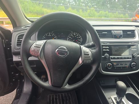 Used 2018 Nissan Altima 2.5 S w/ S Convenience Package FWD image 8