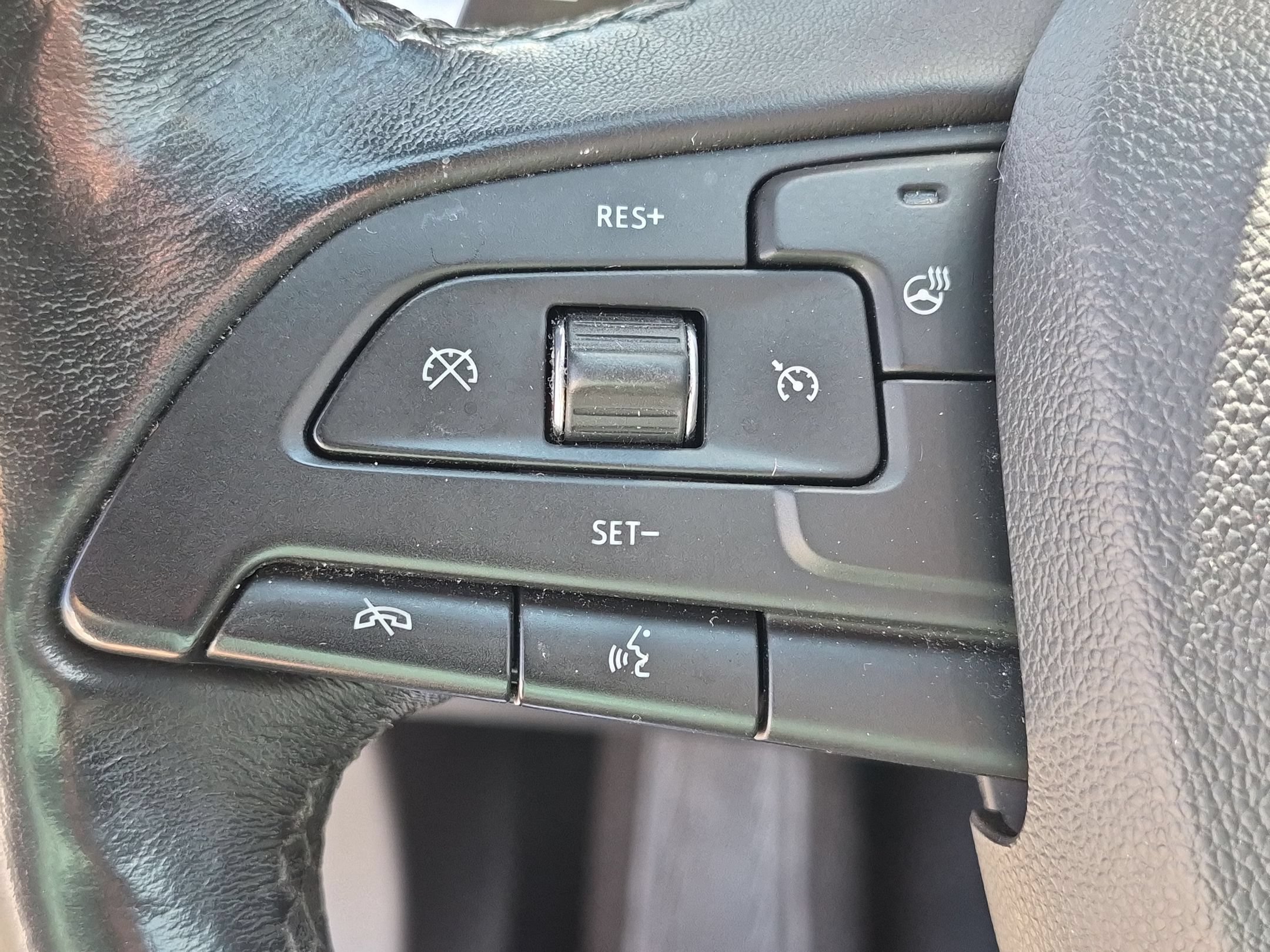 Certified 2019 Cadillac XT4 Premium Luxury w/ Cold Weather Package AWD/4WD image 16