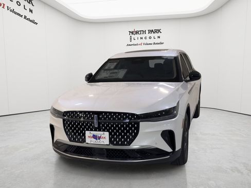 New 2026 Lincoln Nautilus Premier w/ Equipment Group 102A AWD/4WD image 4