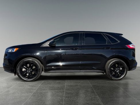 Certified 2024 Ford Edge SE w/ Black Appearance Package image 2