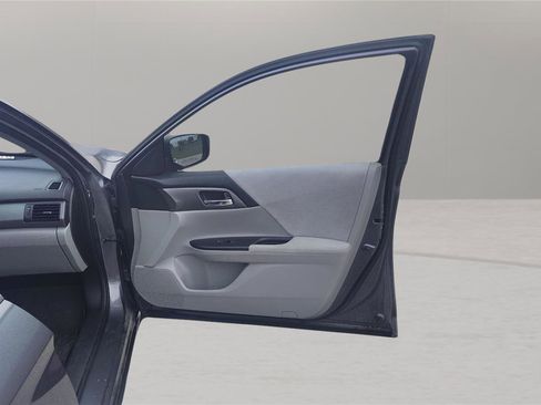 Used 2013 Honda Accord LX image 17