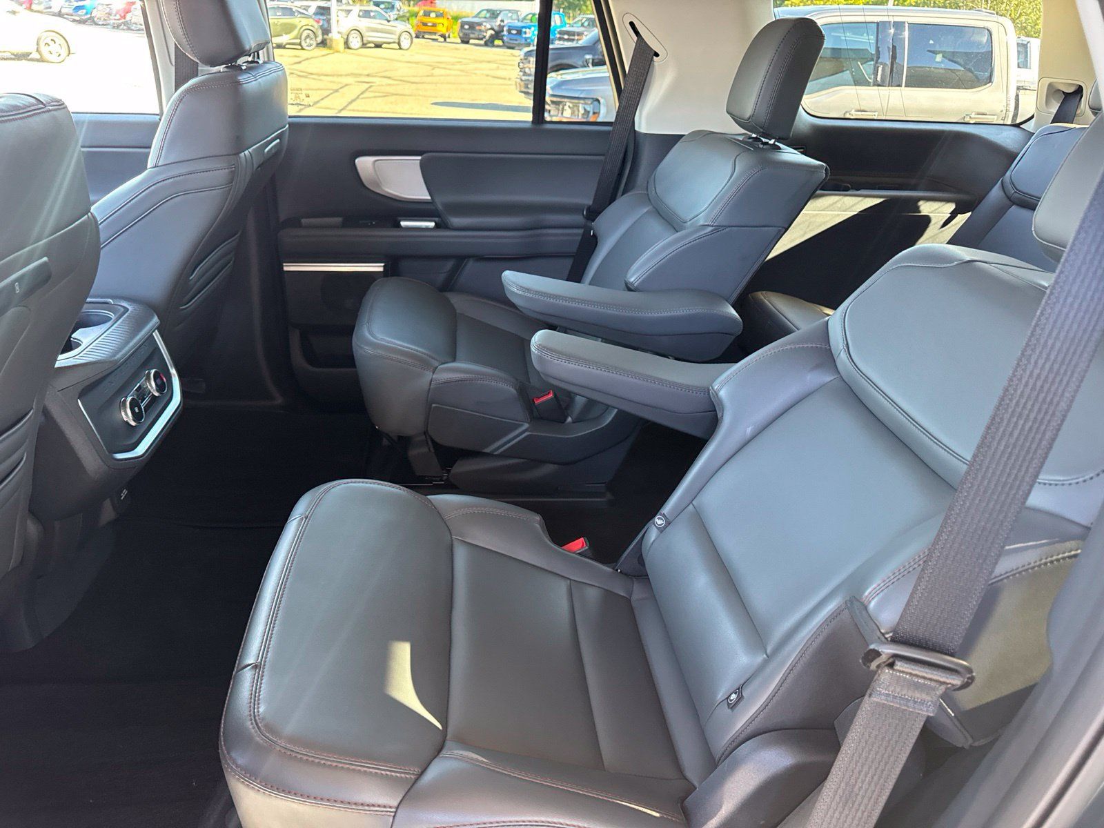 Certified 2025 Ford Expedition Active AWD/4WD image 39