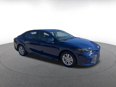 Used 2025 Toyota Camry LE image 2