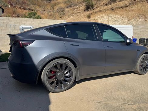 Used 2022 Tesla Model Y Performance AWD/4WD image 4