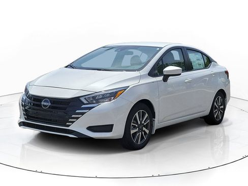 Used 2025 Nissan Versa SV w/ Trunk Package FWD image 2