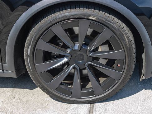 Used 2022 Tesla Model X Base image 11