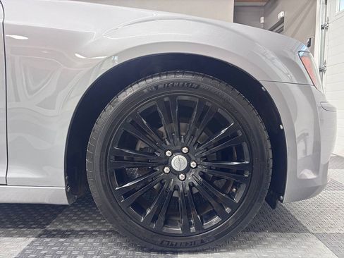 Used 2013 Chrysler 300 S RWD image 5