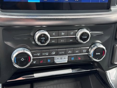 Used 2022 Ford F150 Lariat w/ Equipment Group 502A High image 39