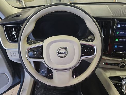 Used 2022 Volvo XC60 T8 Inscription w/ Advanced Package image 21