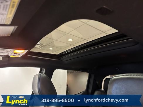 Used 2019 Toyota Tacoma TRD Off-Road AWD/4WD image 4