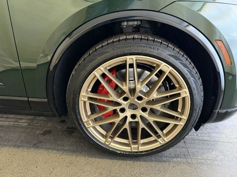 New 2026 Porsche Macan Turbo Electric AWD/4WD image 13