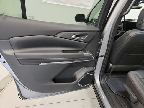 New 2026 Chevrolet Traverse RS w/ LPO, Floor Liner Package FWD image 44
